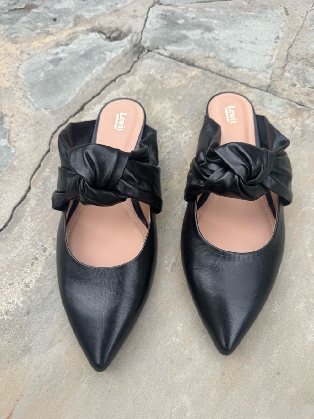 Beautiful black leather flats made in Italy